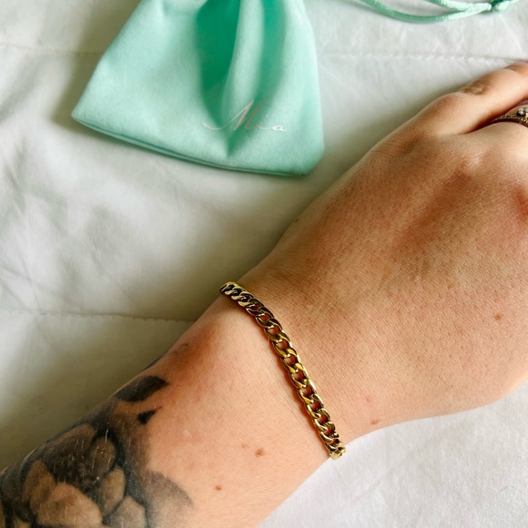 Gold bracelet Eleanor from Mia Bijoux - Picture 2 of 5